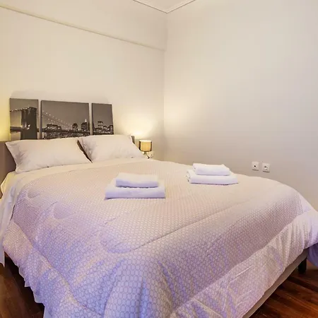 Kleio - Spacious In Glyfada *