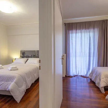 Apartamento Kleio - Spacious In Glyfada Atenas