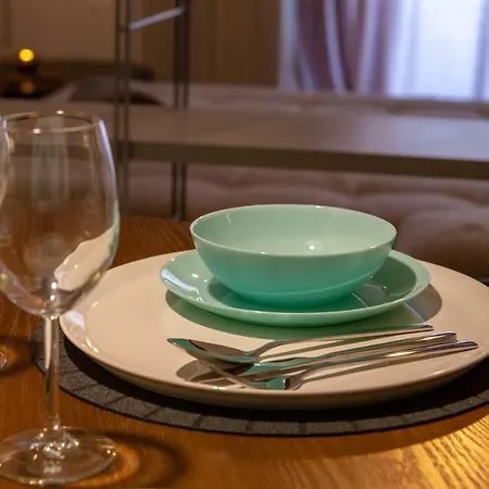 Kleio - Spacious In Glyfada Atenas