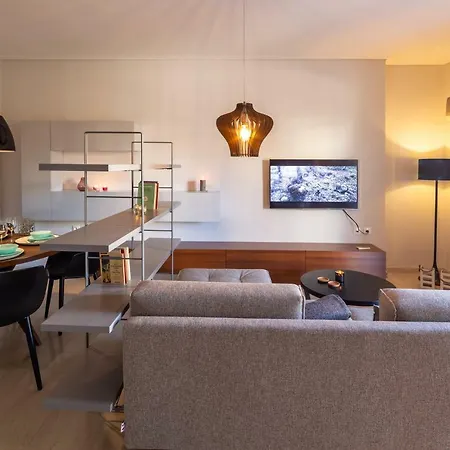 Kleio - Spacious In Glyfada * Atenas