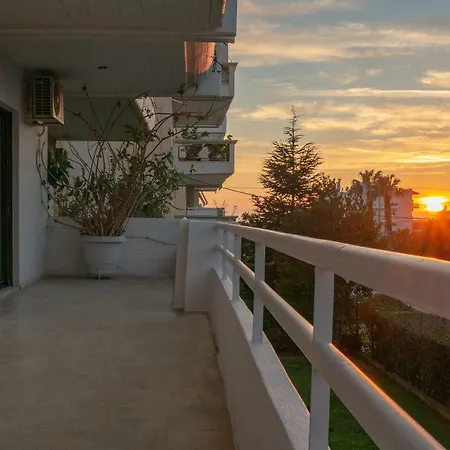 Kleio - Spacious In Glyfada Apartamento