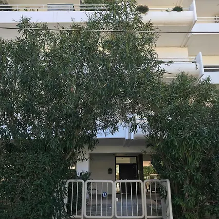 Kleio - Spacious In Glyfada Apartamento Atenas