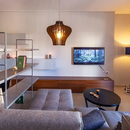 Kleio - Spacious In Glyfada * Atenas