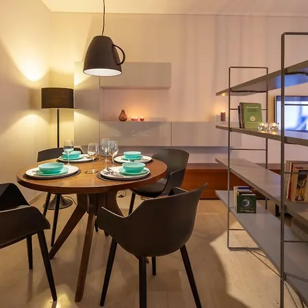 Kleio - Spacious In Glyfada * Atenas